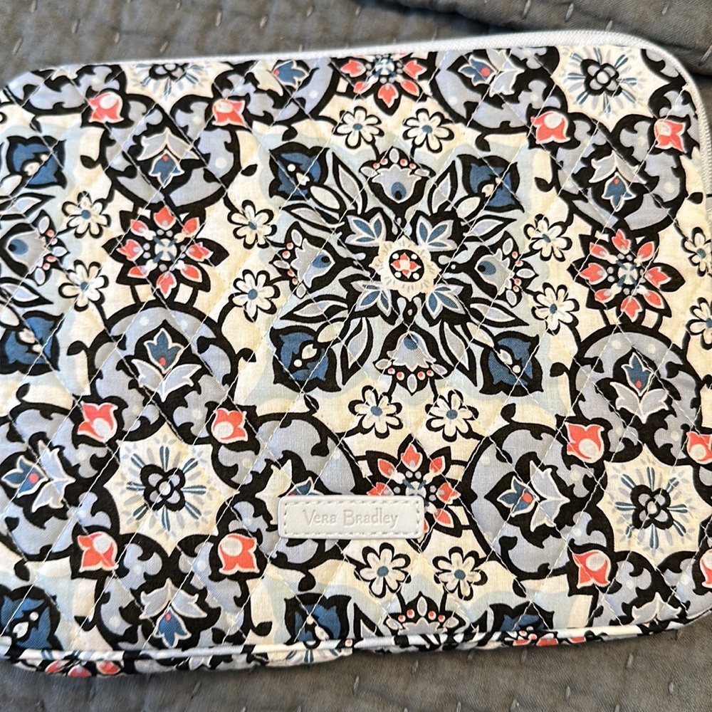 🌸 Vera Bradley NEW Tablet Case! - Picture 2 of 5